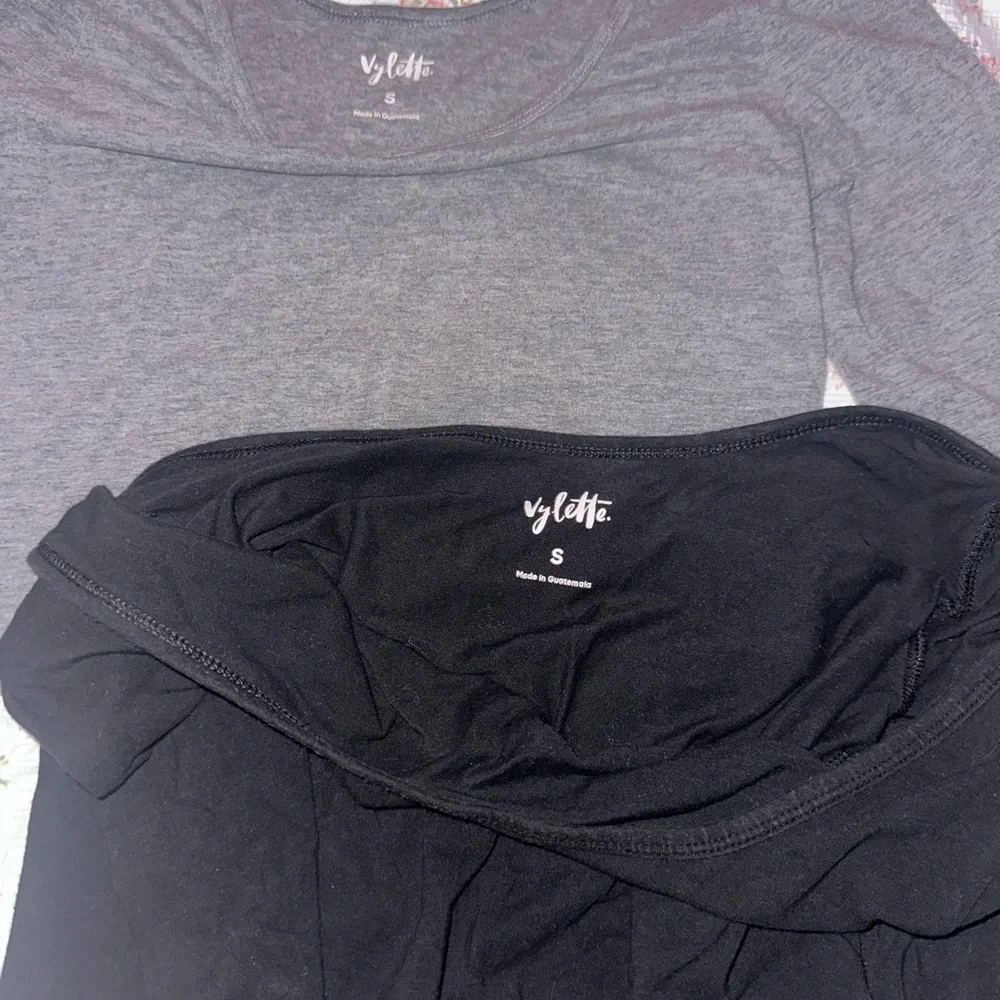 Long Sleeve Scoop Neck Top - Black - Picture 3 of 3